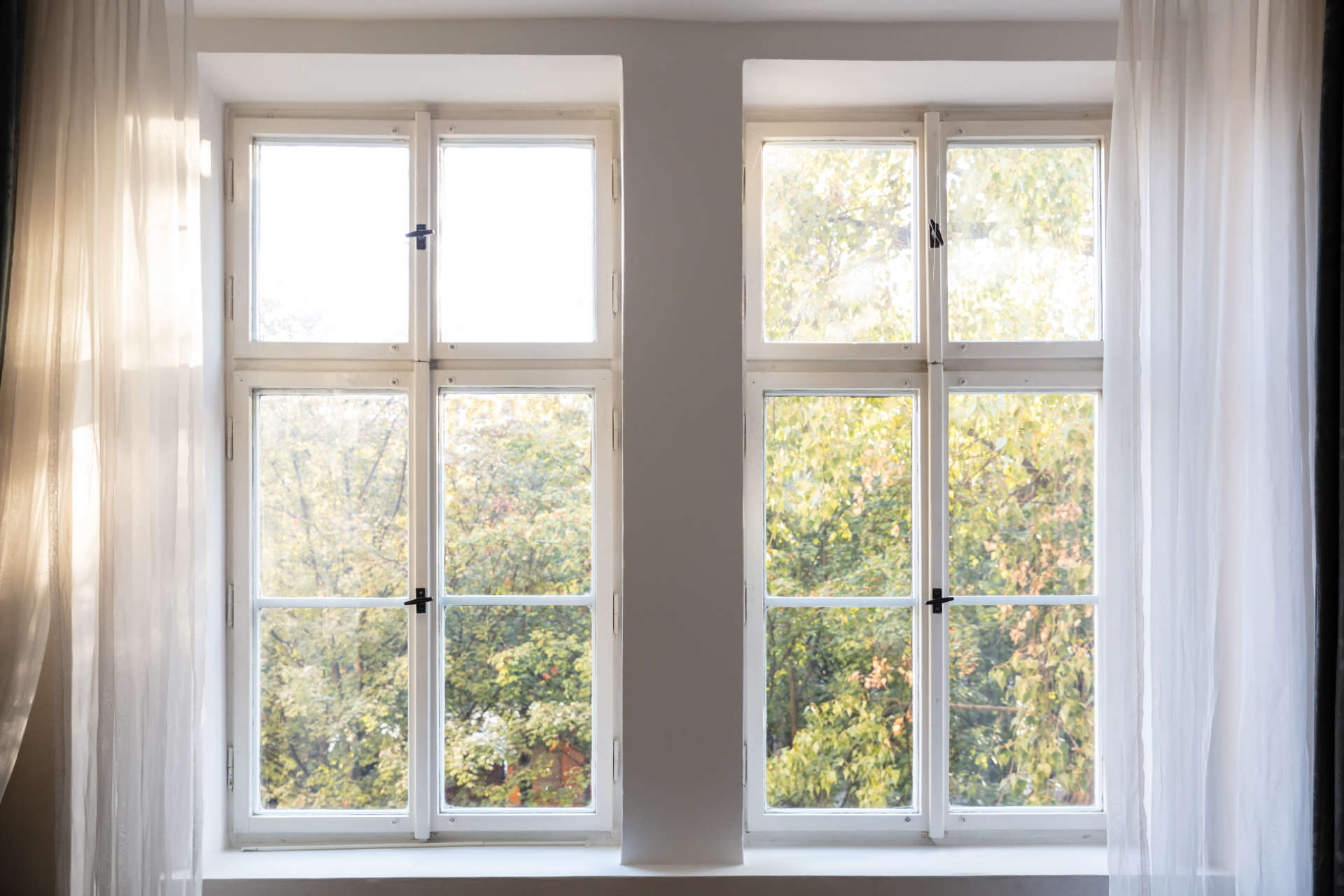 Fall-season-the-best-season-for-window-replacement